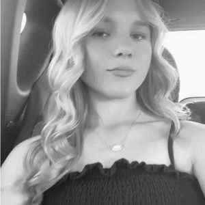 Meet your Posher, Laken